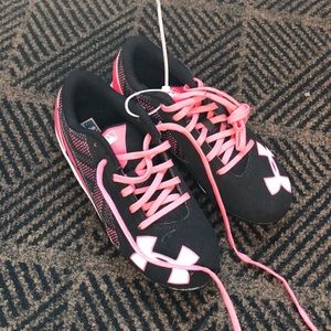 Youth base ball cleats size 1